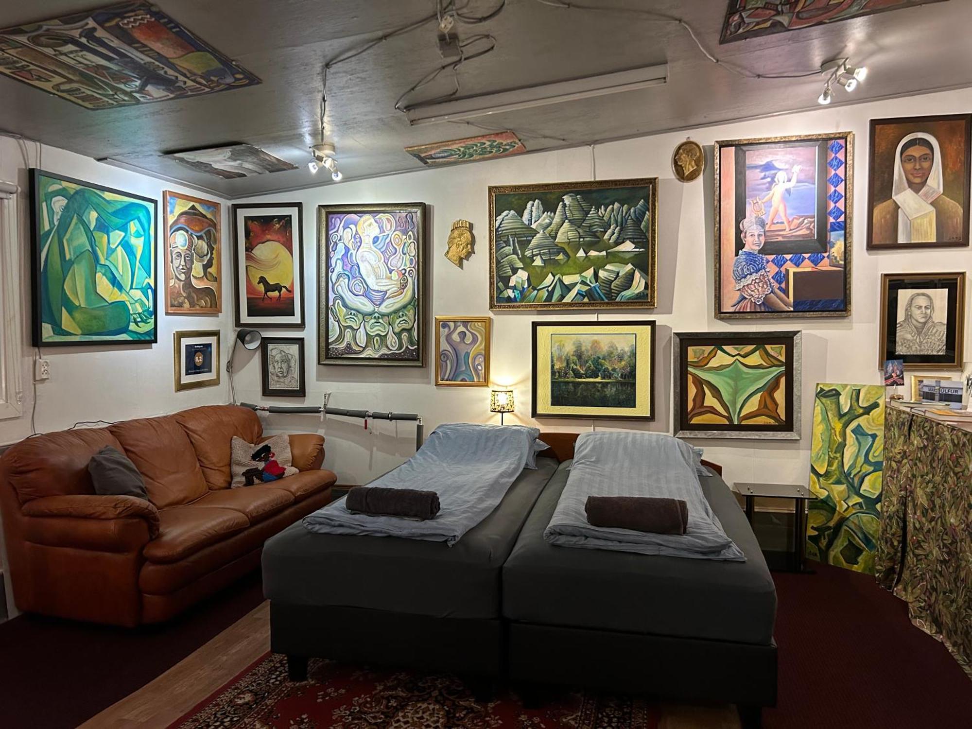 Brimarsbrú sleep inn-art Gallery Njarthvik Exterior foto